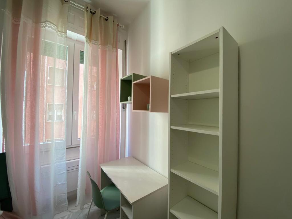 רומא Superior Apt Next Colosseo A/C Wo Fi 3 Bedrooms מראה חיצוני תמונה