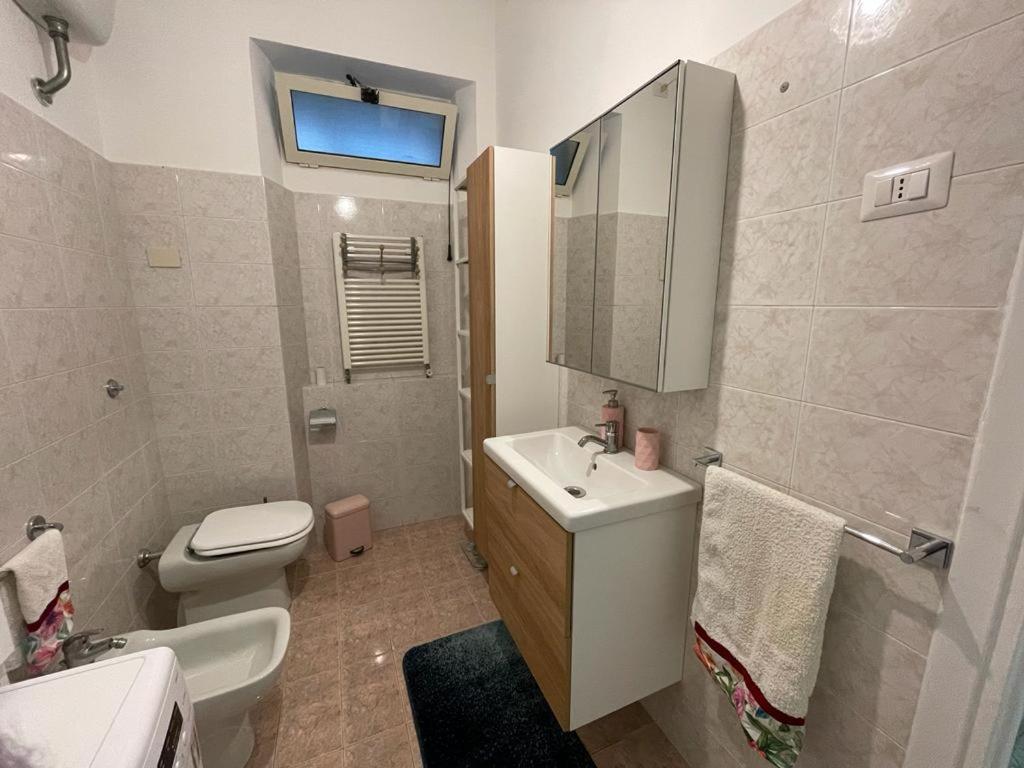 רומא Superior Apt Next Colosseo A/C Wo Fi 3 Bedrooms מראה חיצוני תמונה